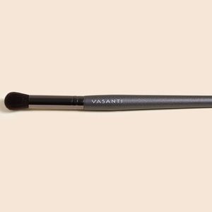 NWT Vasanti Cosmetics Concealer Buffer Brush